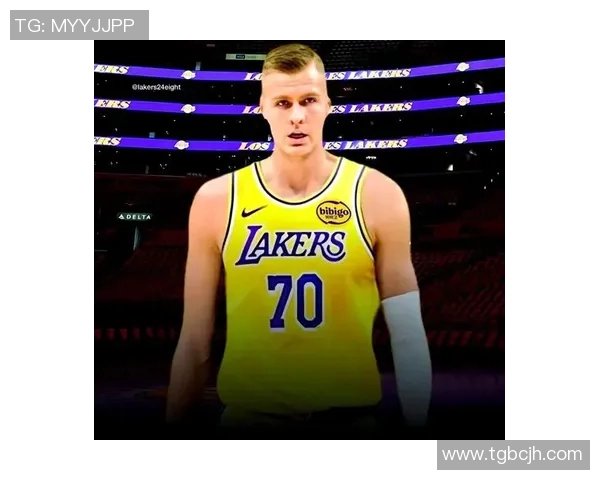 勇士队记：波尔津吉斯最早将在周日对阵湖人比赛中迎来首秀！